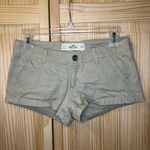 Hollister Khaki Shorts, tan/cream